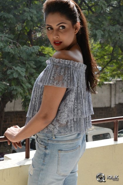 Madhu-Shalini-at-Cheekati-Raajyam-Success-Meet